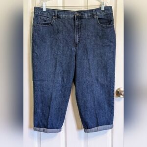 Gloria Vanderbilt Amanda Cuffed Capri Blue Denim Women Size 18